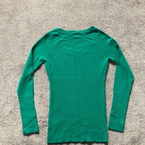 Guess Green Sweater - Picture 5 of 5